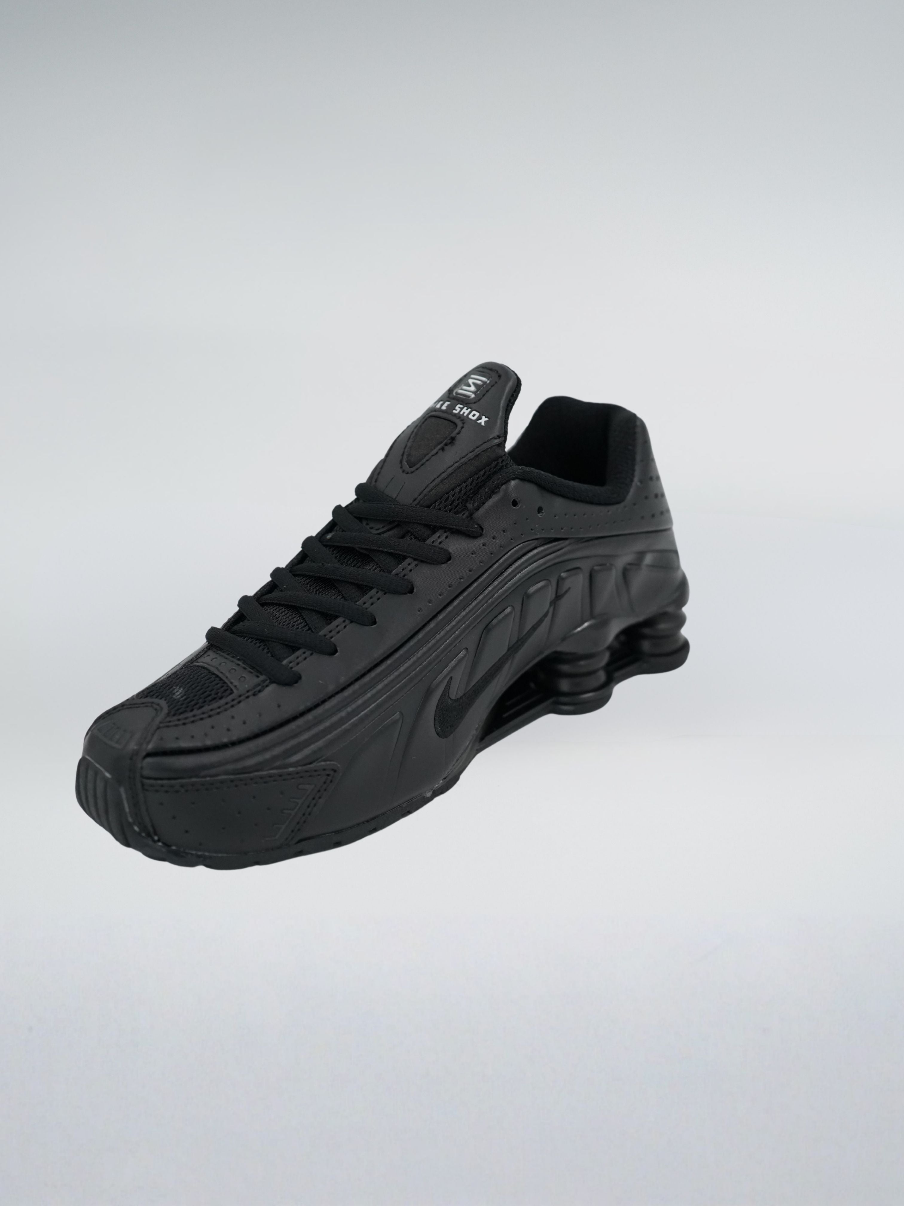 Zapatillas con Clase y Detalle Exclusivo