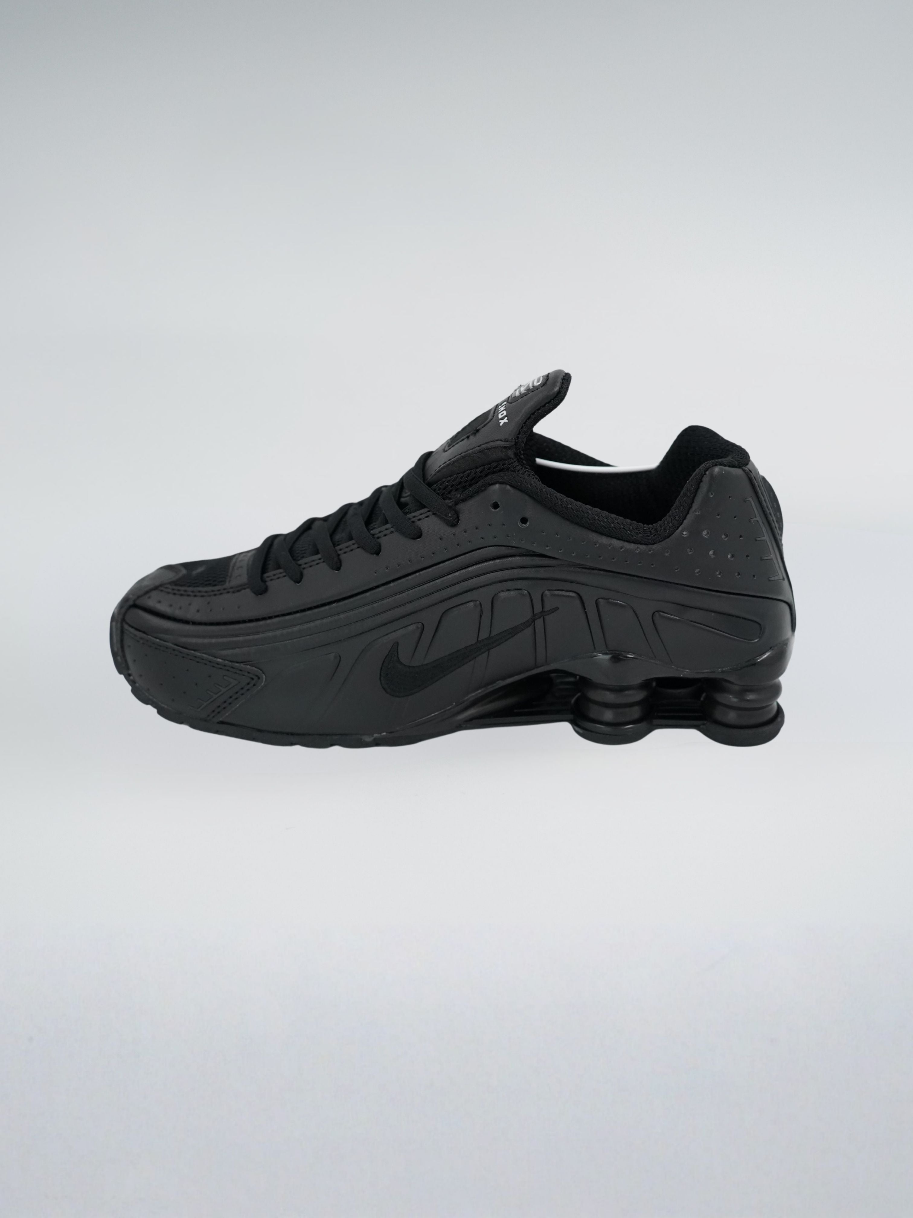 Zapatillas con Clase y Detalle Exclusivo